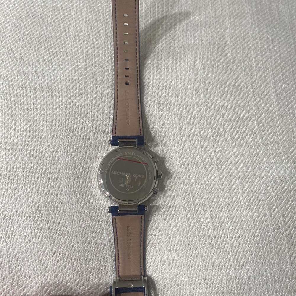 RARE/AUTHENTIC Michael Kors leather watch DIAMOND - Picture 3 of 4
